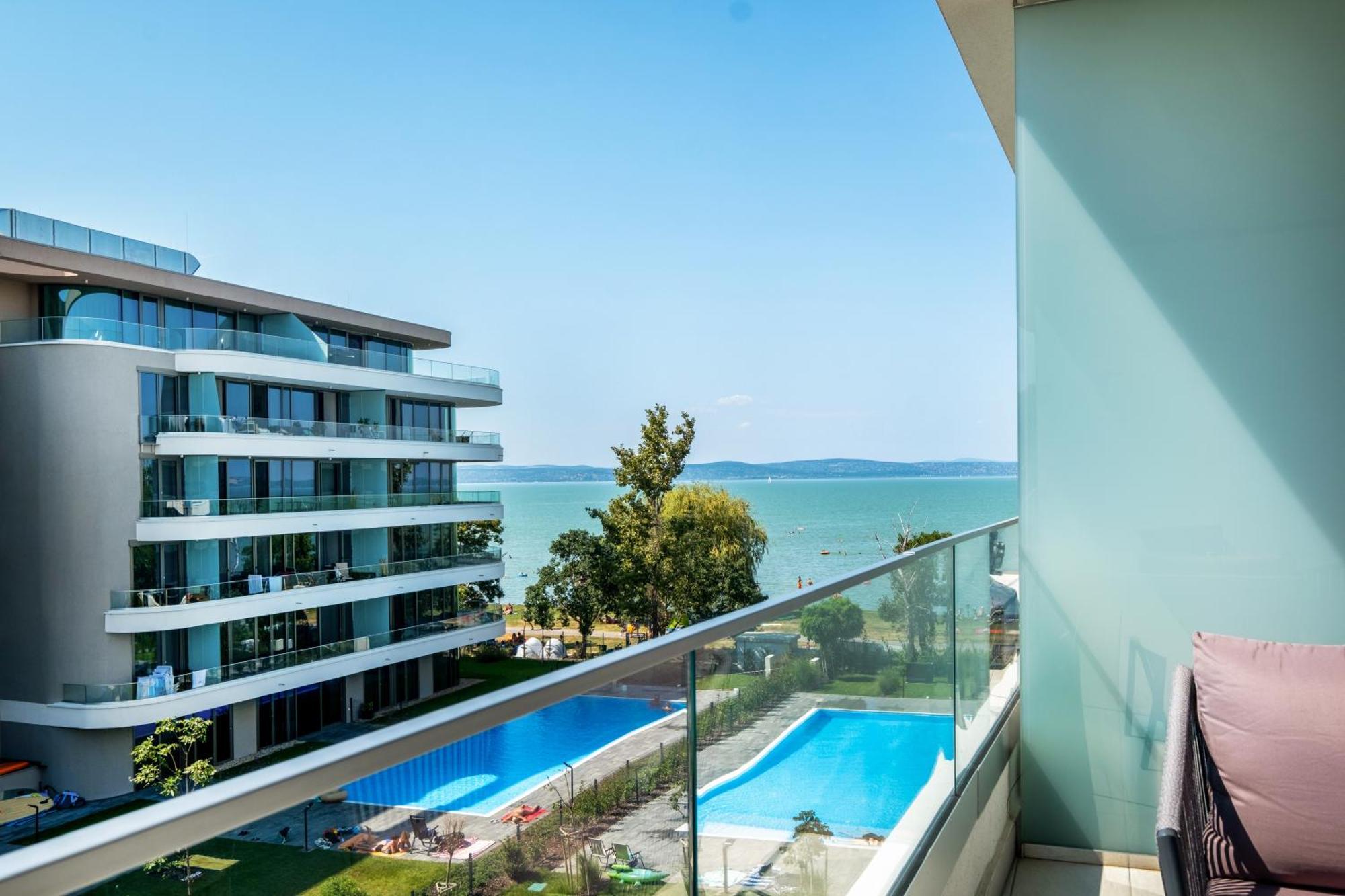 Myflat Wave Luxury 44 Suite Siófok Exterior foto